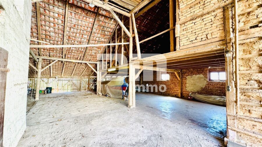 Großer Dreiseithof mit 2 bis 3 Wohneinheiten, 3 Nebengebäuden + großem Grundstück - Nebengebäude 3 Scheune Innen